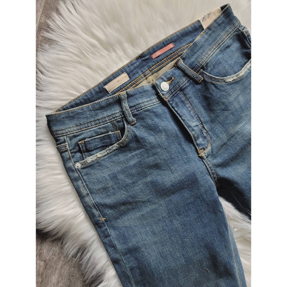 NWT Pilcro Distressed Slim Boyfriend Jeans - 27 Waist - Picture 9 of 11